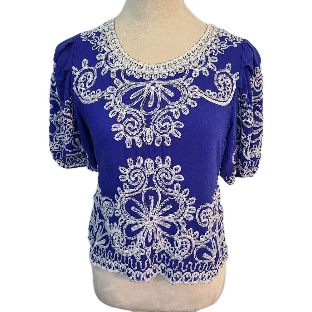 Solitaire Blue White Embroidery Boho Chic Puff Sleeve Top Sz S Nautical Coastal